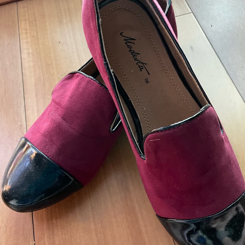 Shoes made of suede like material & capped with patent puc leather. Perfect fall